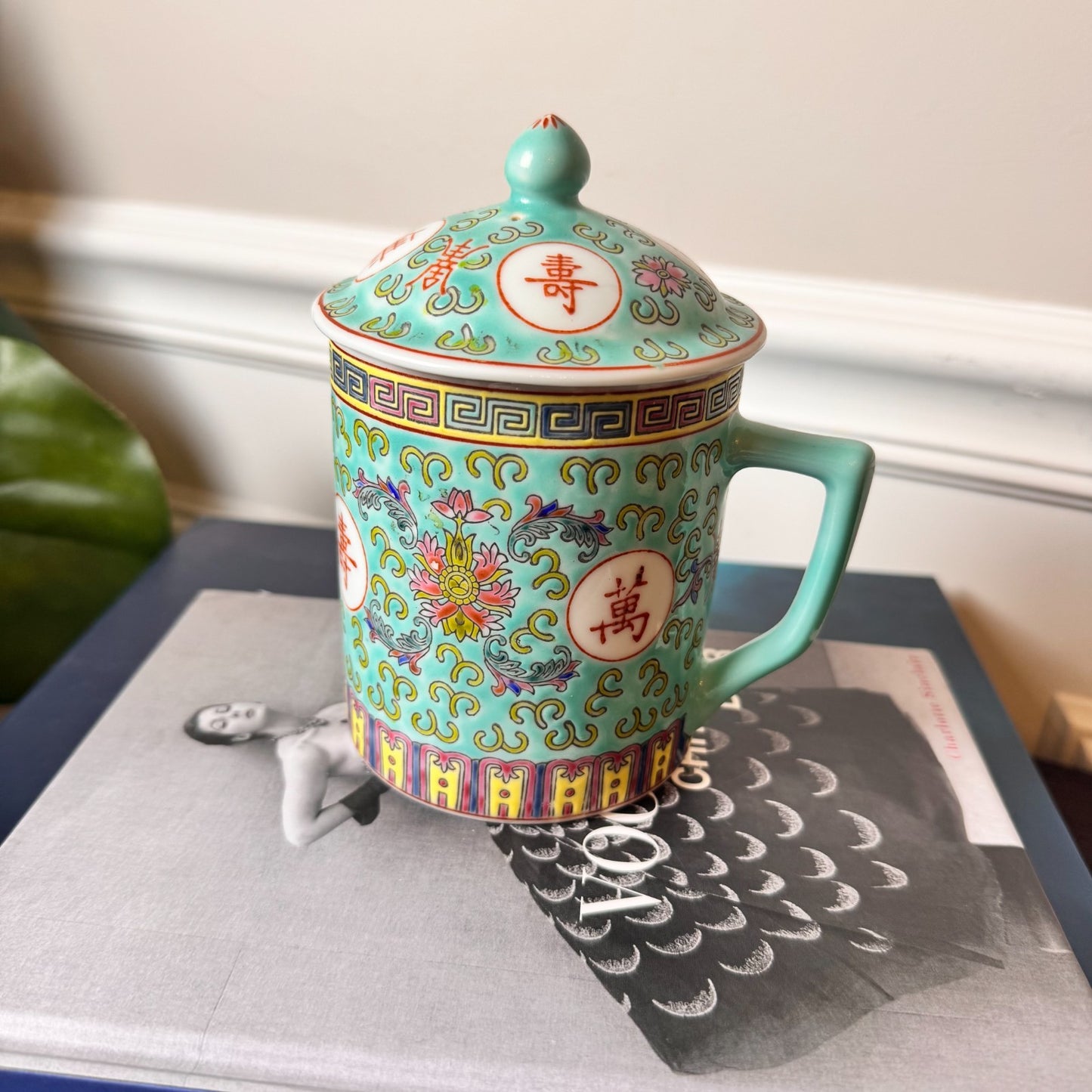 Vintage Chinese Porcelain Gaiwan Tea Mug with Lid – Famille Rose Style Turquoise