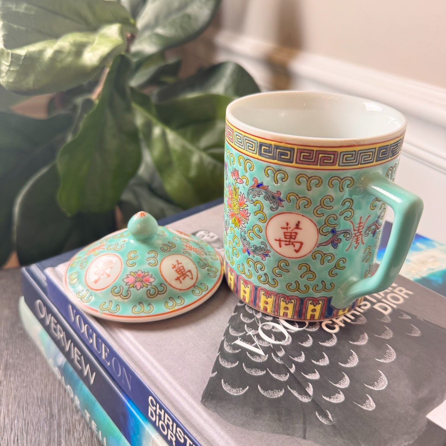 Vintage Chinese Porcelain Gaiwan Tea Mug with Lid – Famille Rose Style Turquoise