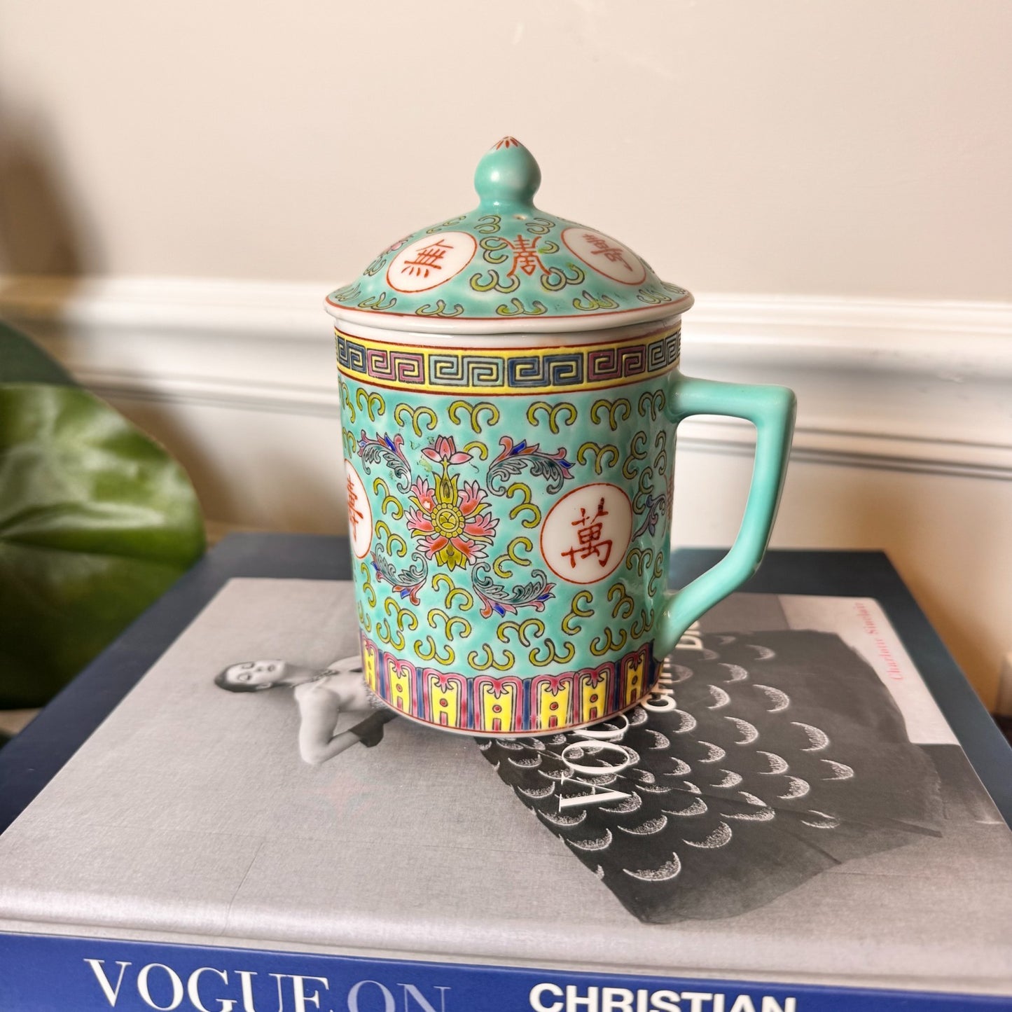 Vintage Chinese Porcelain Gaiwan Tea Mug with Lid – Famille Rose Style Turquoise