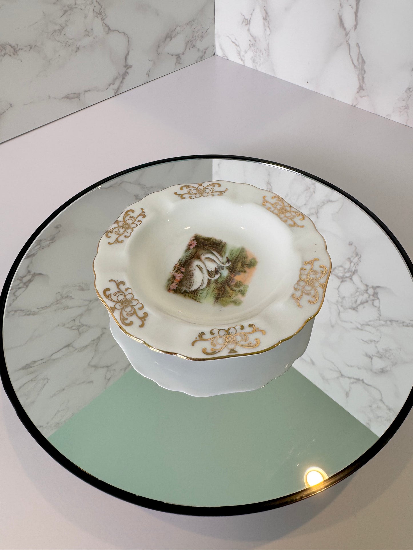 Vintage Winterling Bavaria Germany 4″ Porcelain Ashtray – Gold Trim – Excellent Condition