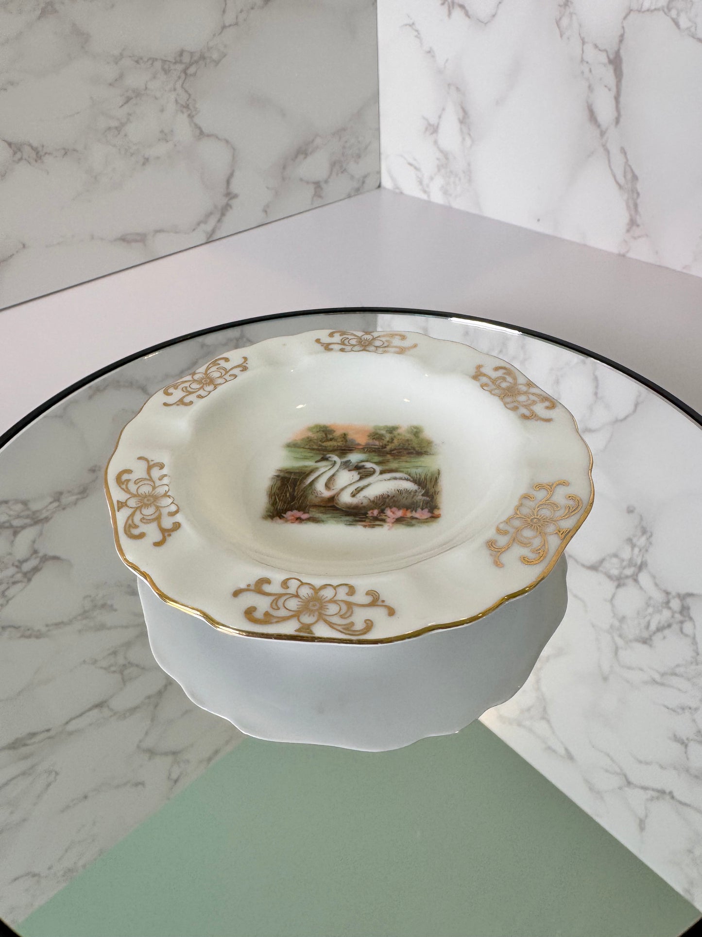 Vintage Winterling Bavaria Germany 4″ Porcelain Ashtray – Gold Trim – Excellent Condition
