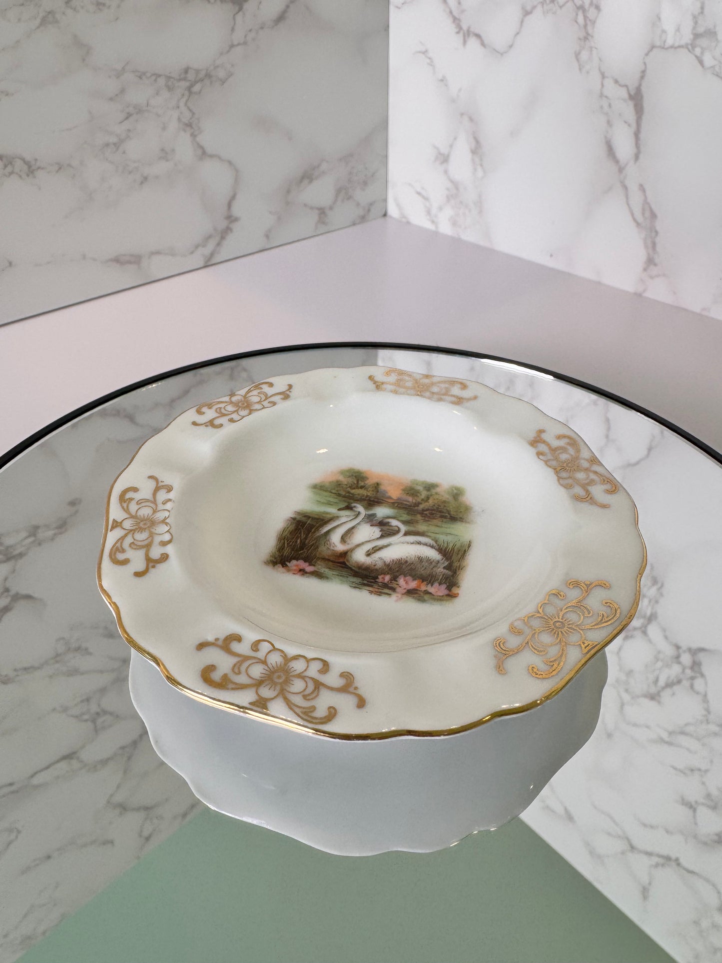 Vintage Winterling Bavaria Germany 4″ Porcelain Ashtray – Gold Trim – Excellent Condition