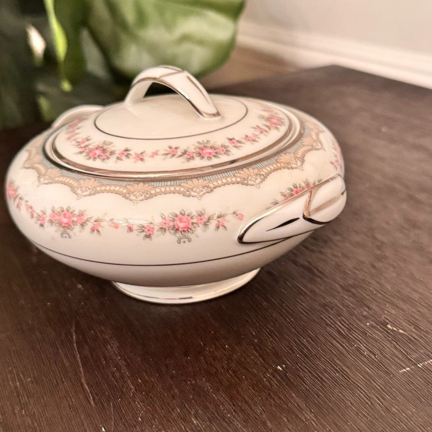 Noritake Glenwood 5771 Covered Sugar Bowl – Pink Roses & Platinum Trim