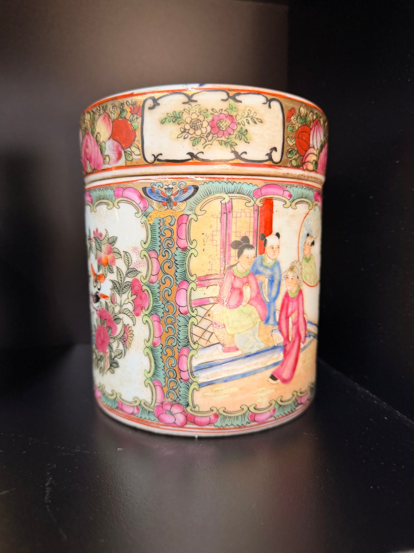 Vintage Chinese Rose Medallion Porcelain Jar