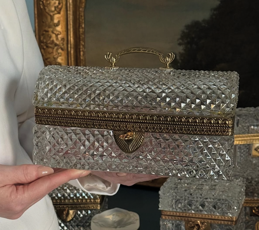Crystal casket w/ handle